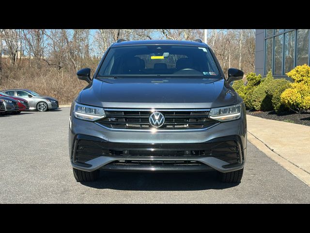 2022 Volkswagen Tiguan SE R-Line Black