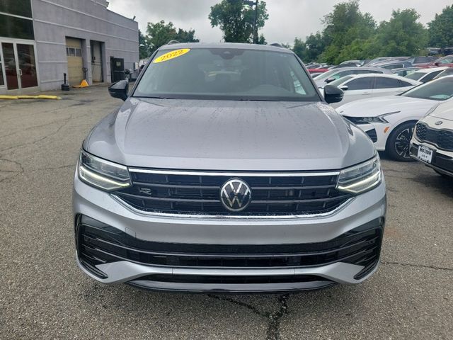 2022 Volkswagen Tiguan SE R-Line Black