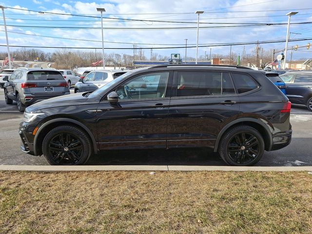 2022 Volkswagen Tiguan SE R-Line Black