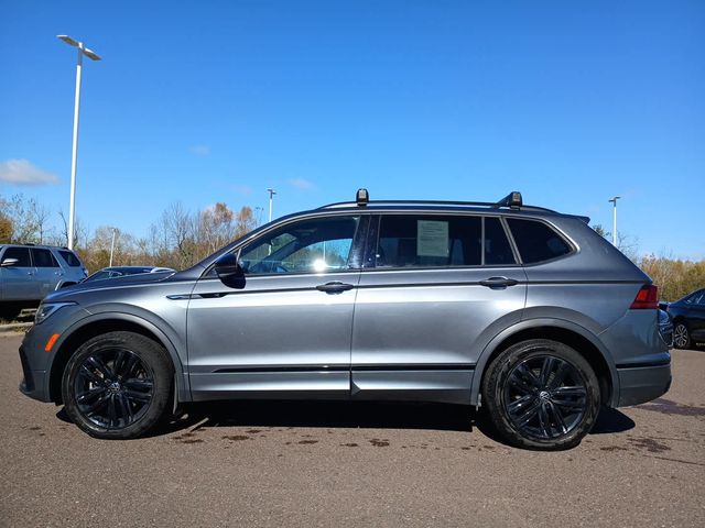 2022 Volkswagen Tiguan SE R-Line Black