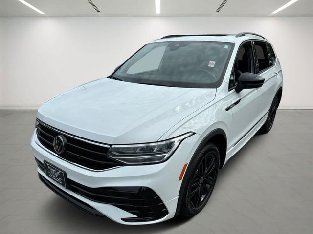 2022 Volkswagen Tiguan SE R-Line Black