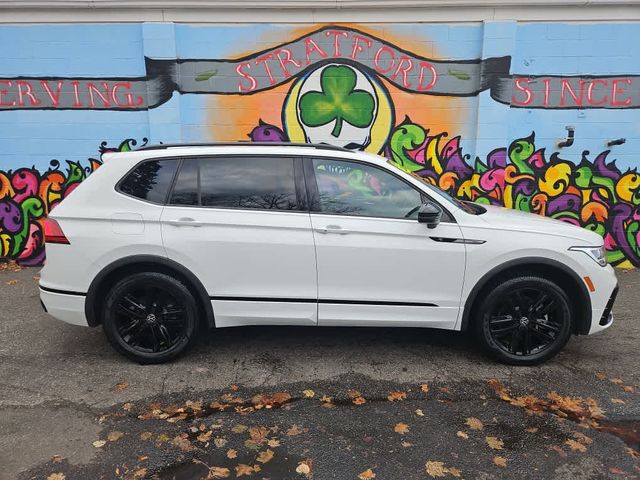 2022 Volkswagen Tiguan SE R-Line Black