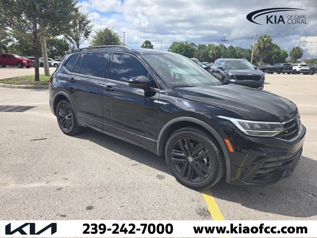 2022 Volkswagen Tiguan SE R-Line Black