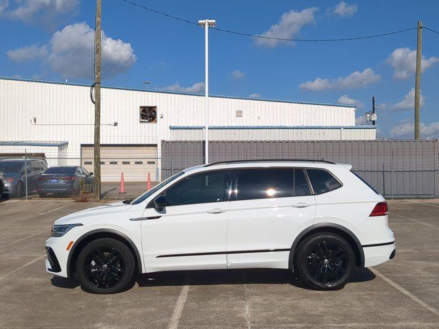 2022 Volkswagen Tiguan SE R-Line Black