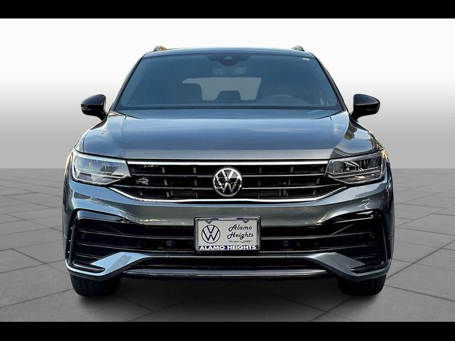 2022 Volkswagen Tiguan SE R-Line Black