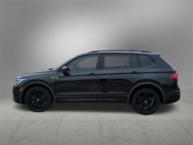 2022 Volkswagen Tiguan SE R-Line Black