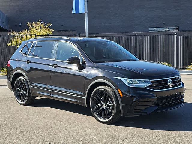 2022 Volkswagen Tiguan SE R-Line Black