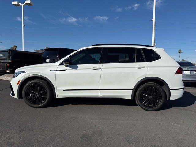 2022 Volkswagen Tiguan SE R-Line Black