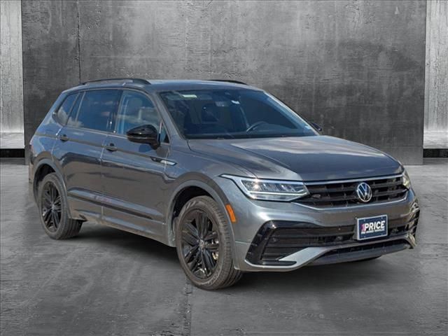 2022 Volkswagen Tiguan SE R-Line Black