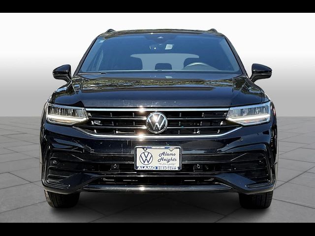 2022 Volkswagen Tiguan SE R-Line Black