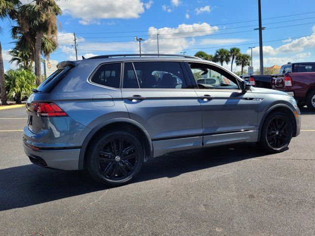 2022 Volkswagen Tiguan SE R-Line Black