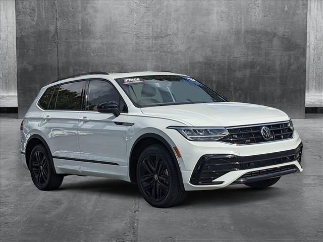 2022 Volkswagen Tiguan SE R-Line Black