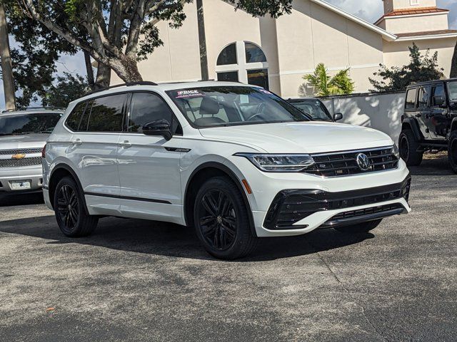 2022 Volkswagen Tiguan SE R-Line Black