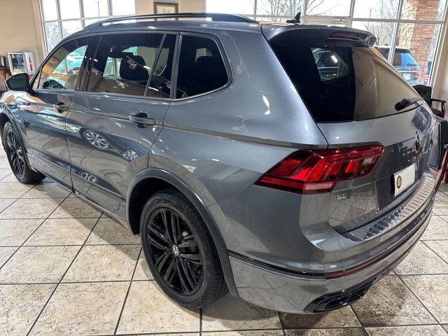 2022 Volkswagen Tiguan SE R-Line Black