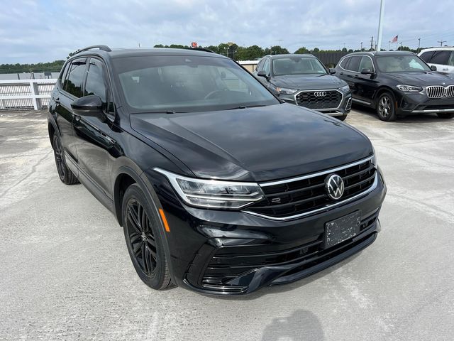 2022 Volkswagen Tiguan SE R-Line Black