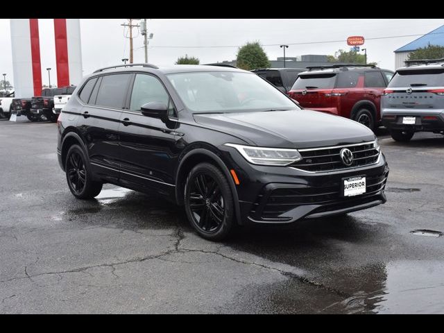 2022 Volkswagen Tiguan SE R-Line Black