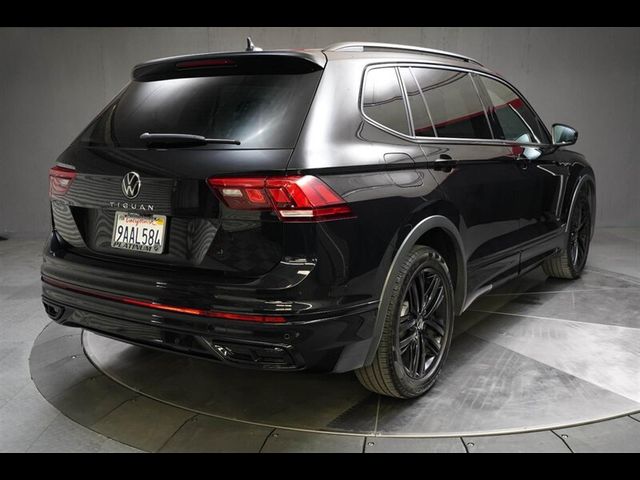 2022 Volkswagen Tiguan SE R-Line Black