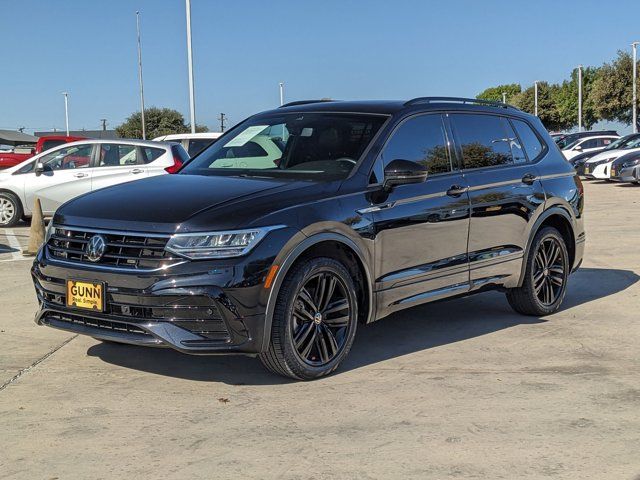 2022 Volkswagen Tiguan SE R-Line Black