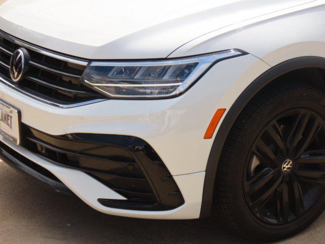 2022 Volkswagen Tiguan SE R-Line Black