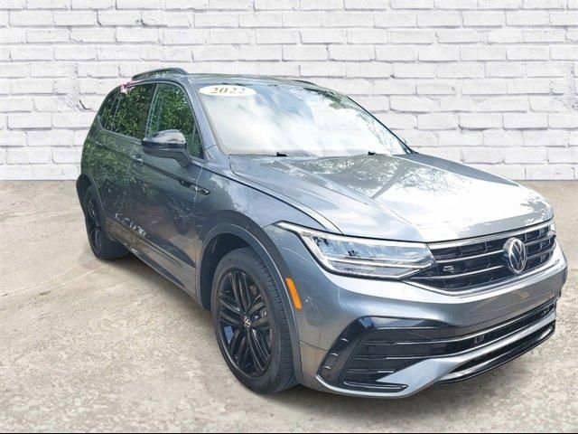 2022 Volkswagen Tiguan SE R-Line Black