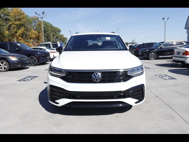 2022 Volkswagen Tiguan SE R-Line Black