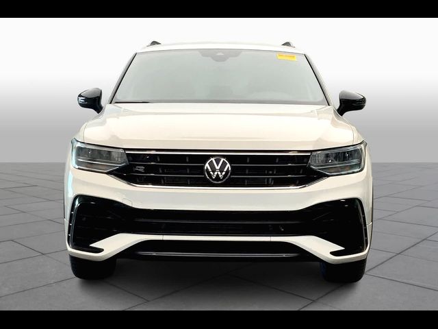 2022 Volkswagen Tiguan SE R-Line Black