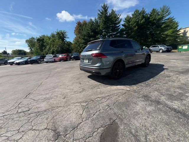 2022 Volkswagen Tiguan SE R-Line Black