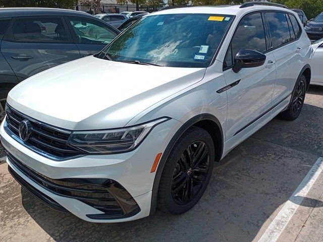 2022 Volkswagen Tiguan SE R-Line Black