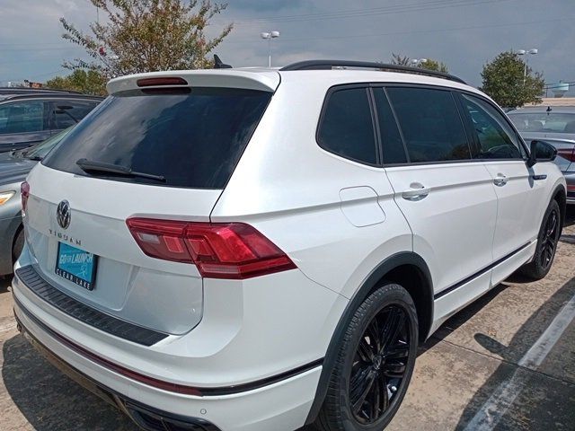 2022 Volkswagen Tiguan SE R-Line Black