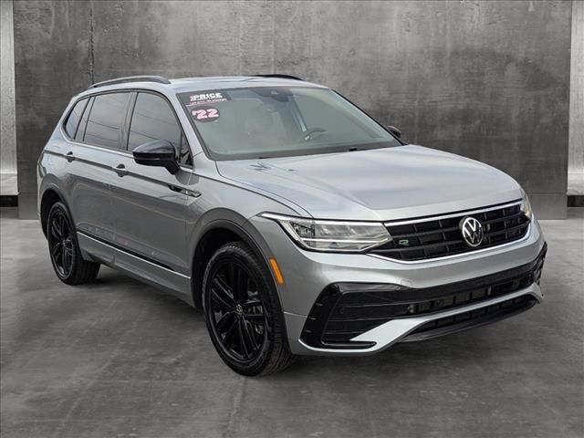 2022 Volkswagen Tiguan SE R-Line Black