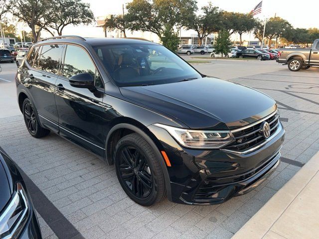 2022 Volkswagen Tiguan SE R-Line Black