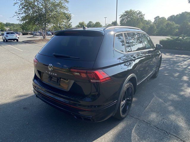 2022 Volkswagen Tiguan SE R-Line Black