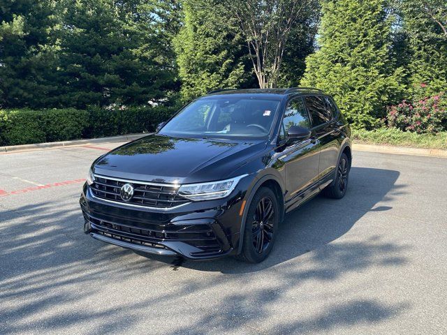 2022 Volkswagen Tiguan SE R-Line Black