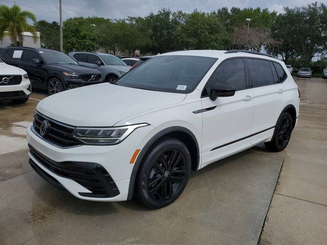 2022 Volkswagen Tiguan SE R-Line Black