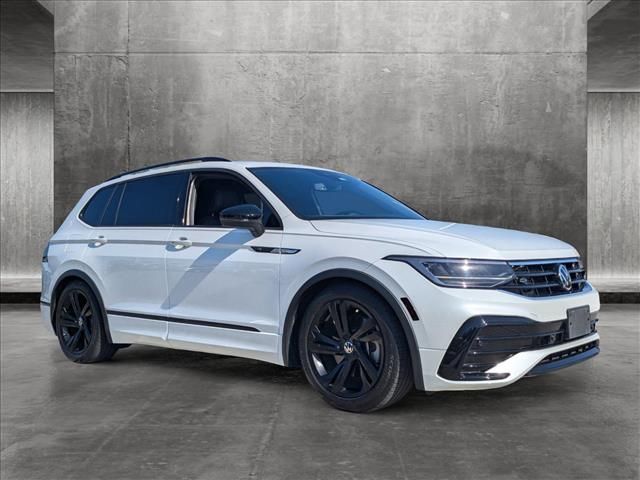 2022 Volkswagen Tiguan SE R-Line Black