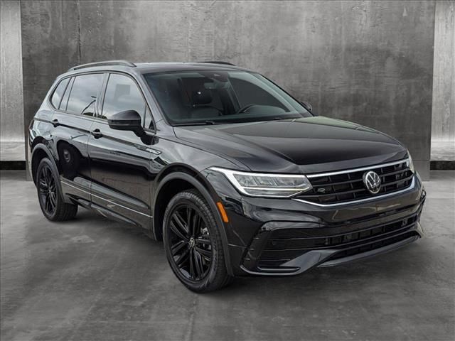 2022 Volkswagen Tiguan SE R-Line Black