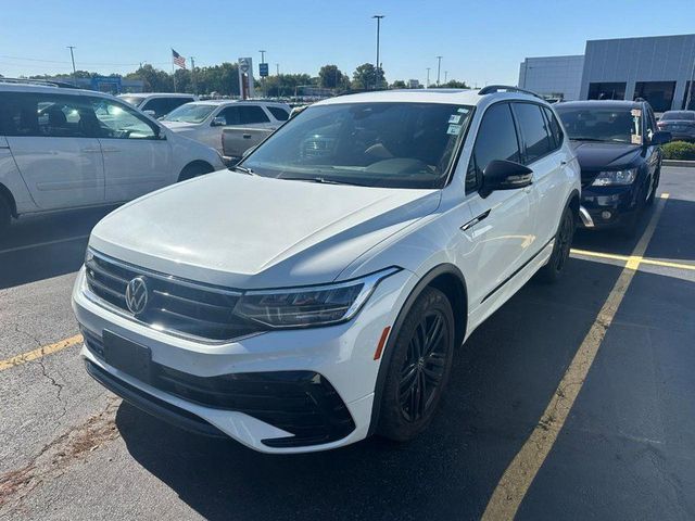 2022 Volkswagen Tiguan SE R-Line Black