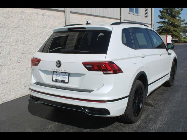 2022 Volkswagen Tiguan SE R-Line Black