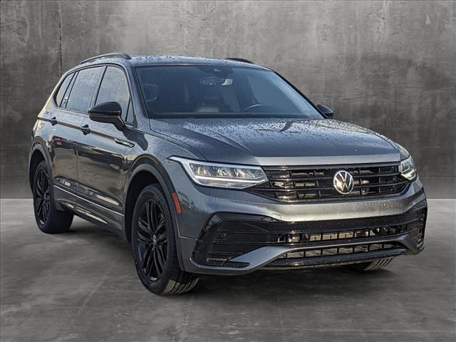 2022 Volkswagen Tiguan SE R-Line Black