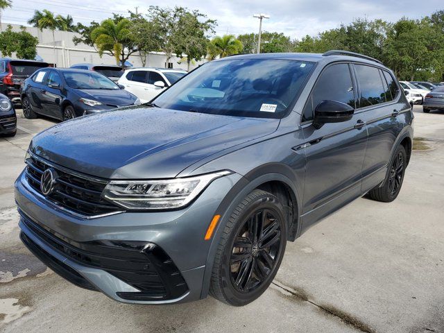 2022 Volkswagen Tiguan SE R-Line Black