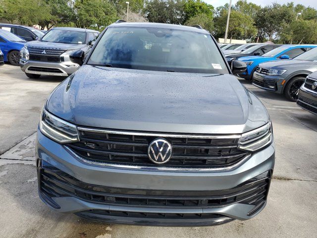 2022 Volkswagen Tiguan SE R-Line Black