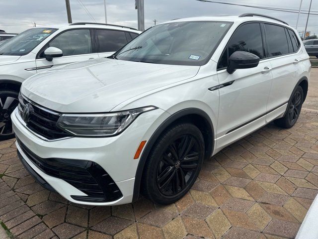 2022 Volkswagen Tiguan SE R-Line Black