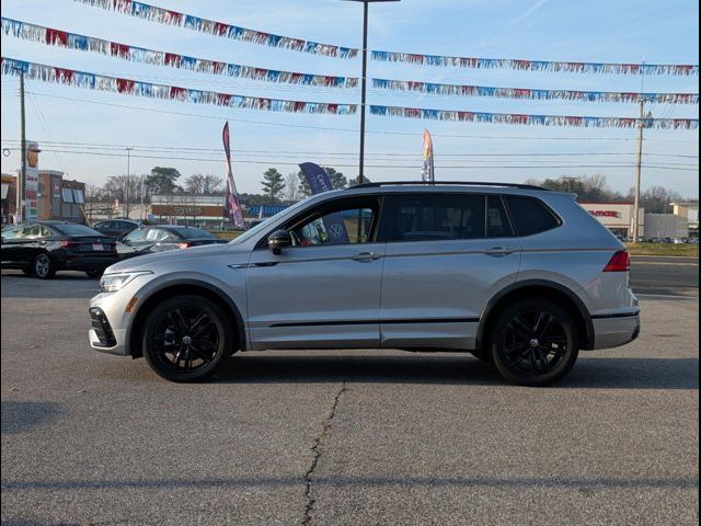 2022 Volkswagen Tiguan SE R-Line Black