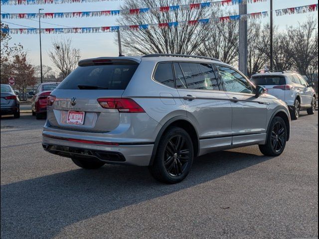 2022 Volkswagen Tiguan SE R-Line Black