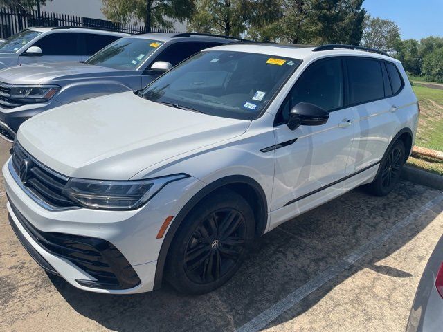 2022 Volkswagen Tiguan SE R-Line Black