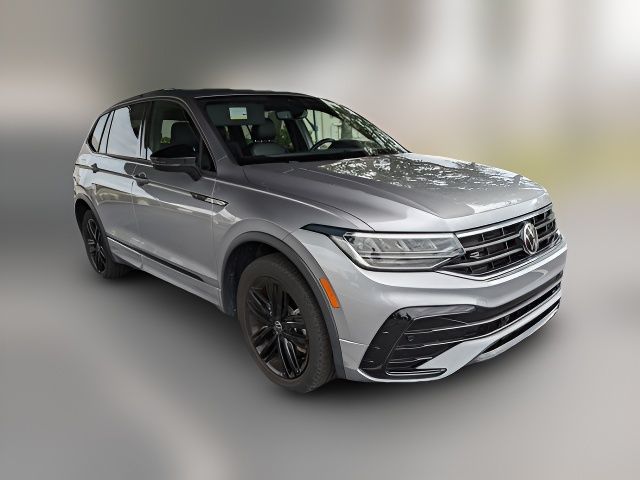 2022 Volkswagen Tiguan SE R-Line Black