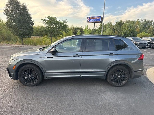 2022 Volkswagen Tiguan SE R-Line Black