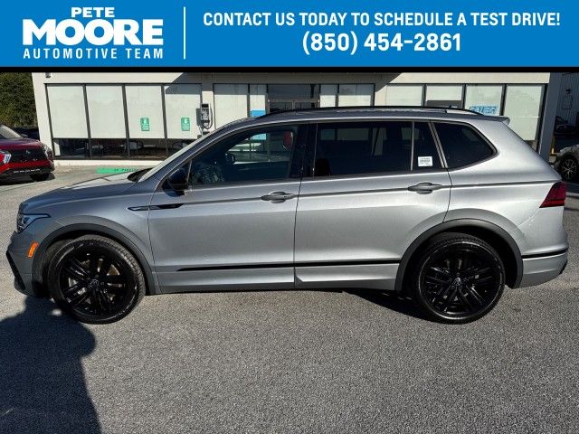 2022 Volkswagen Tiguan SE R-Line Black