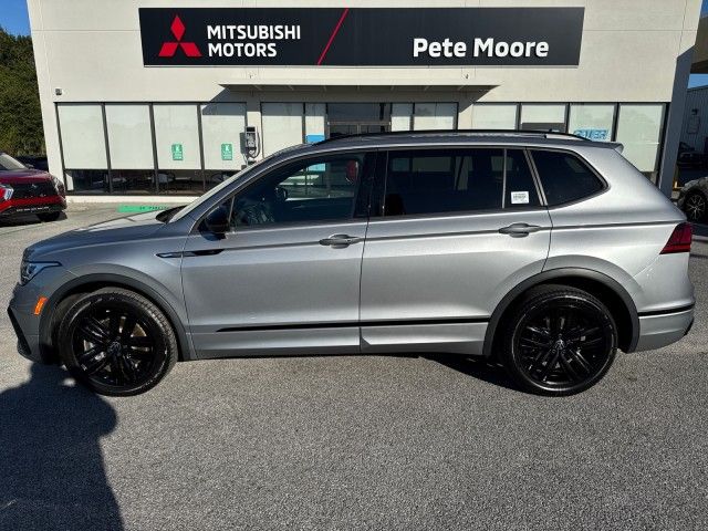 2022 Volkswagen Tiguan SE R-Line Black