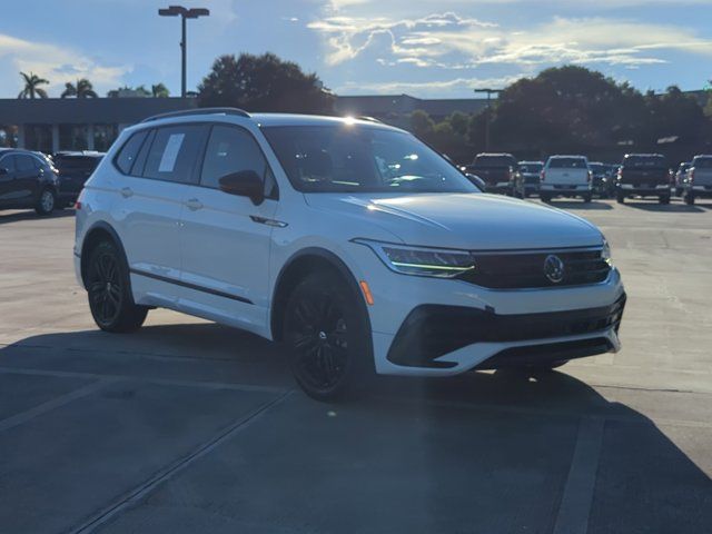 2022 Volkswagen Tiguan SE R-Line Black